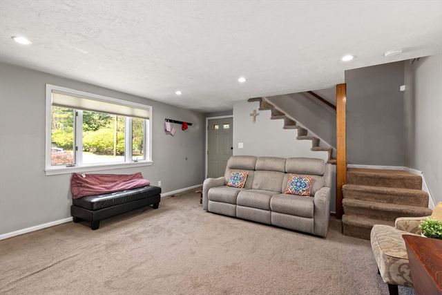 69 Highland Ave, Mansfield, MA 02048