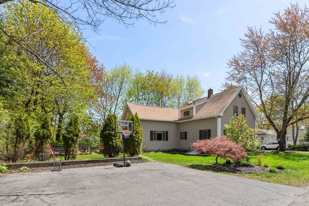69 Highland Ave, Mansfield, MA 02048