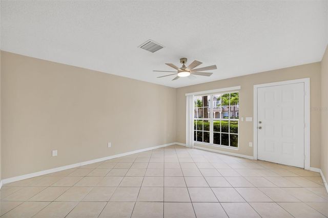 632 KENSINGTON LAKE CIR 632, Brandon, FL 33511
