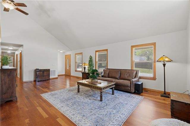 716 E Hilltop Drive, Rogers, AR 72756