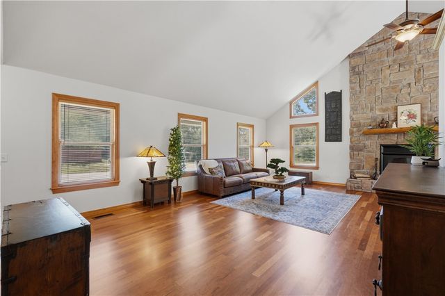 716 E Hilltop Drive, Rogers, AR 72756