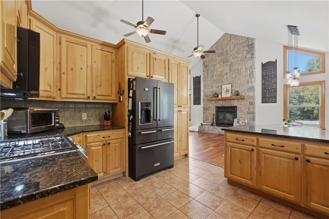 716 E Hilltop Drive, Rogers, AR 72756