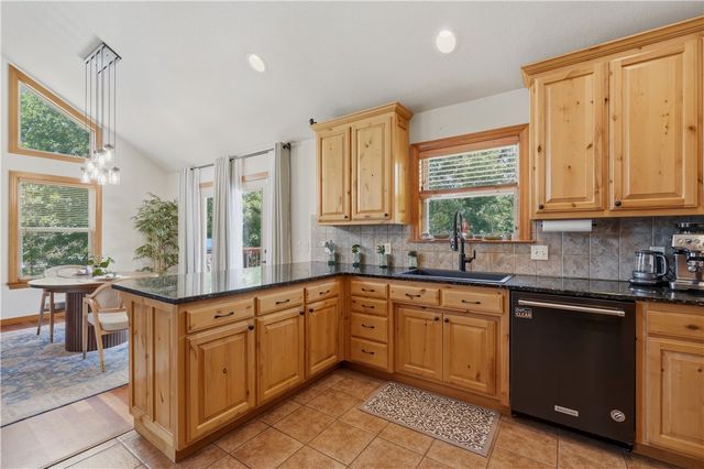 716 E Hilltop Drive, Rogers, AR 72756