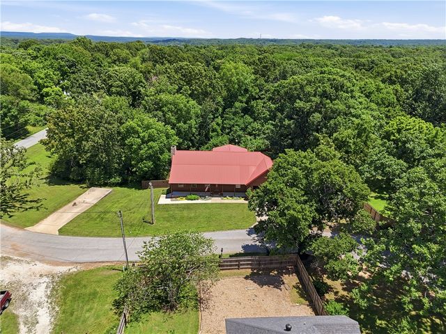 716 E Hilltop Drive, Rogers, AR 72756