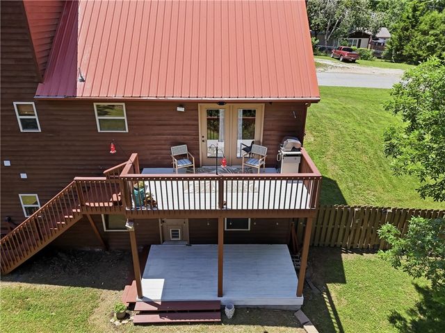 716 E Hilltop Drive, Rogers, AR 72756