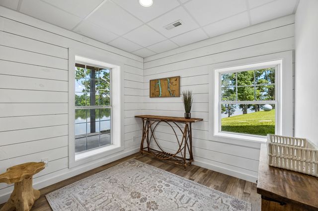 194 Lakeshore Cir, Bumpus Mills, TN 37028