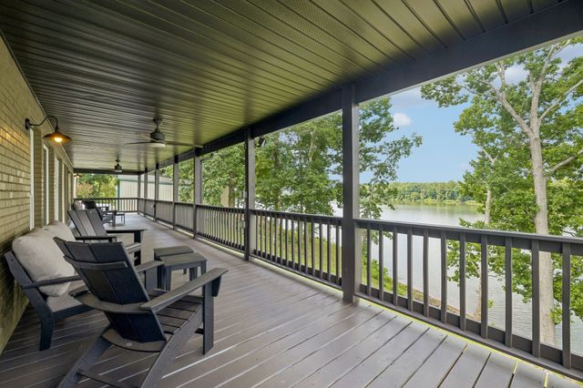 194 Lakeshore Cir, Bumpus Mills, TN 37028