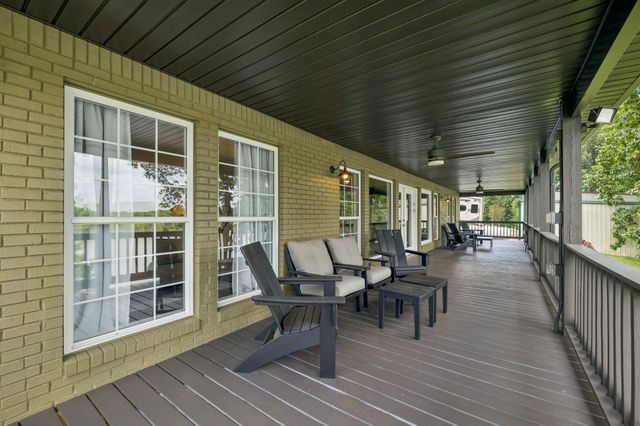 194 Lakeshore Cir, Bumpus Mills, TN 37028