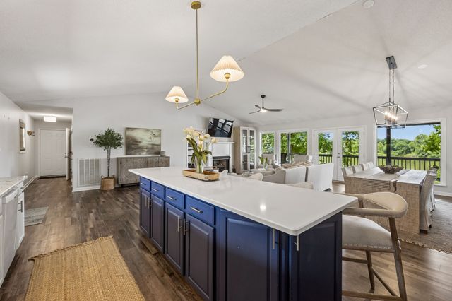 194 Lakeshore Cir, Bumpus Mills, TN 37028