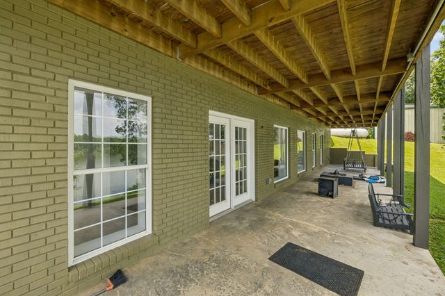 194 Lakeshore Cir, Bumpus Mills, TN 37028