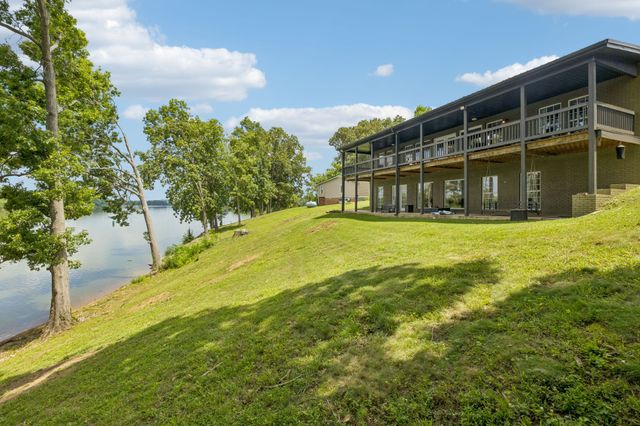 194 Lakeshore Cir, Bumpus Mills, TN 37028