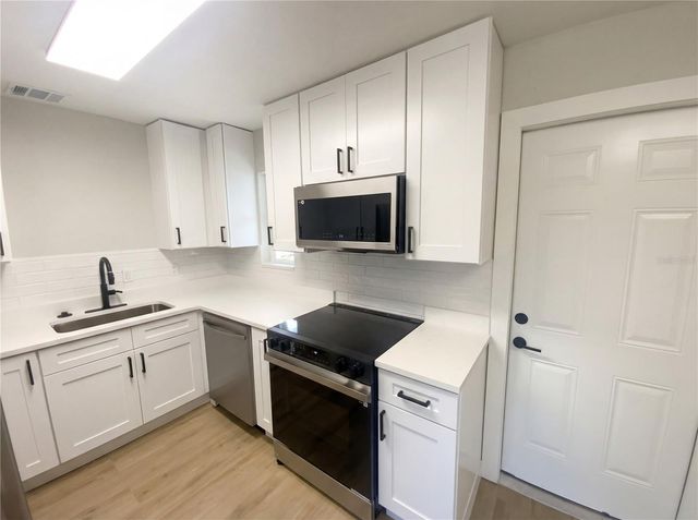 8710 94TH AVENUE, Seminole, FL 33777