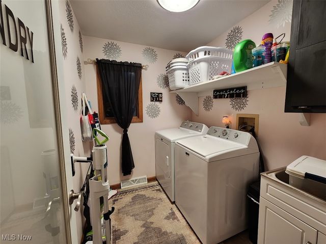 3226 Yellow Creek Road, Bath, OH 44333