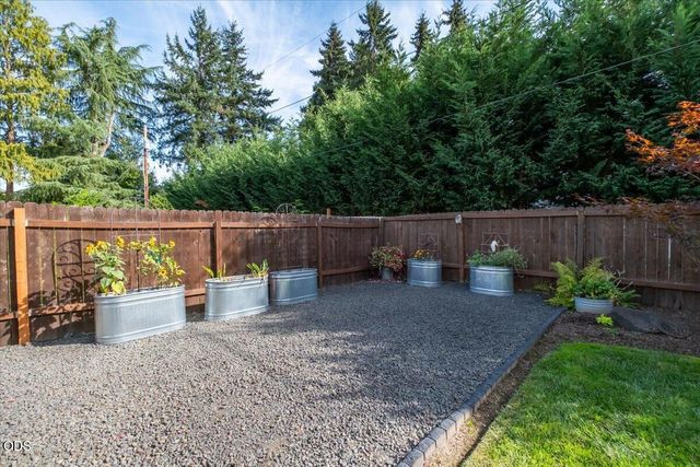 116 NE 13th Avenue, Albany, OR 97321