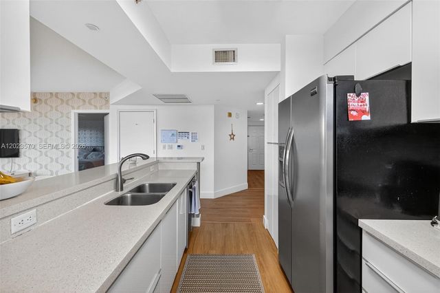 19501 W Country Club Dr 313, Aventura, FL 33180