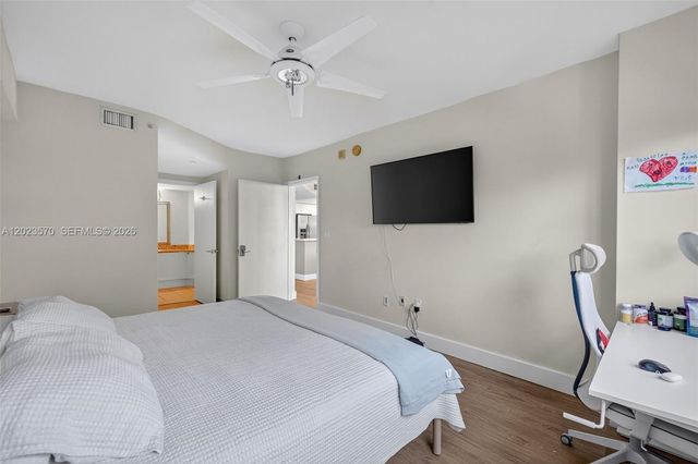 19501 W Country Club Dr 313, Aventura, FL 33180