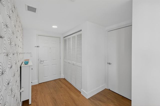 19501 W Country Club Dr 313, Aventura, FL 33180