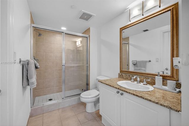 19501 W Country Club Dr 313, Aventura, FL 33180
