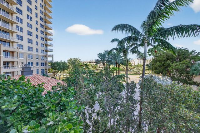 19501 W Country Club Dr 313, Aventura, FL 33180