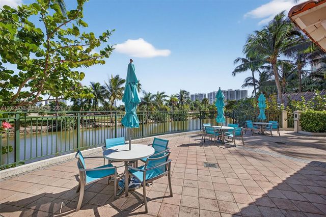 19501 W Country Club Dr 313, Aventura, FL 33180