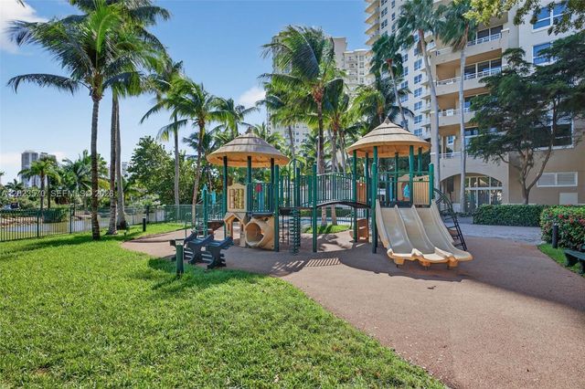 19501 W Country Club Dr 313, Aventura, FL 33180