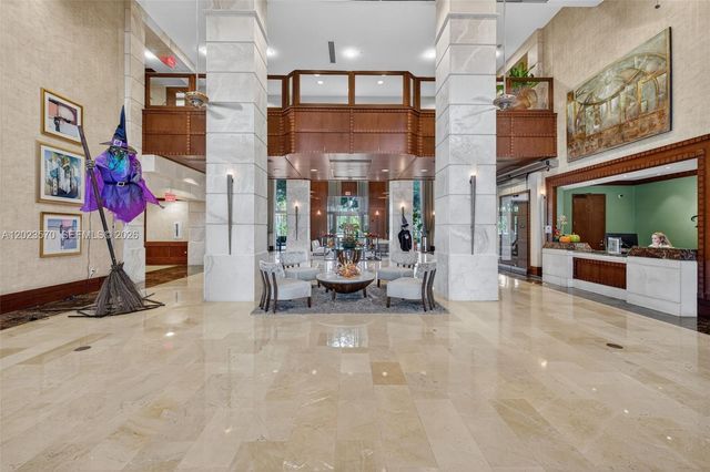 19501 W Country Club Dr 313, Aventura, FL 33180