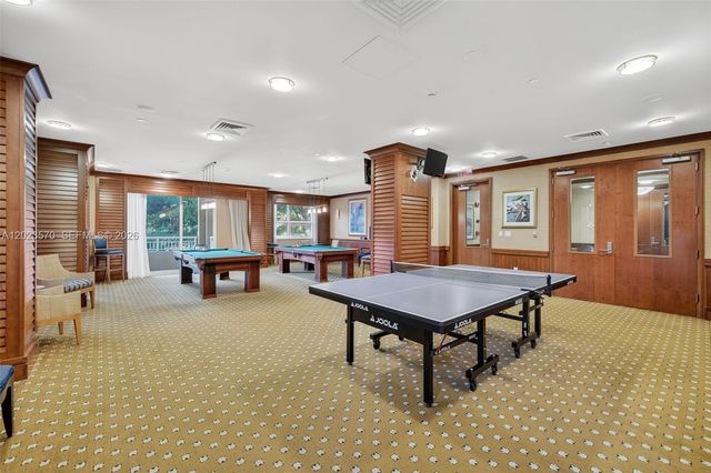 19501 W Country Club Dr 313, Aventura, FL 33180