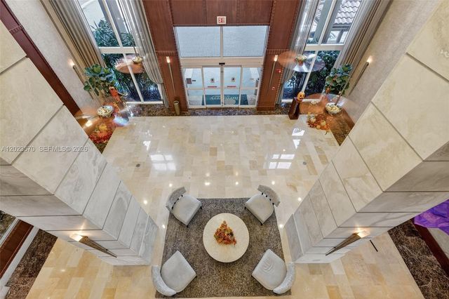 19501 W Country Club Dr 313, Aventura, FL 33180