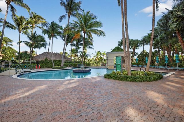 19501 W Country Club Dr 313, Aventura, FL 33180