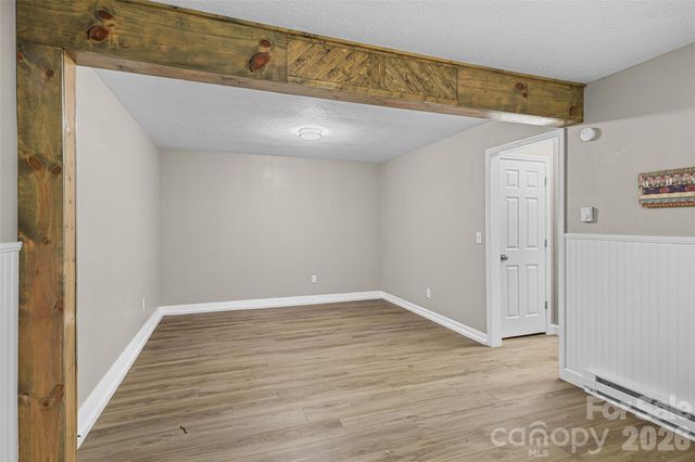 659 Salisbury Road, Hendersonville, NC 28792