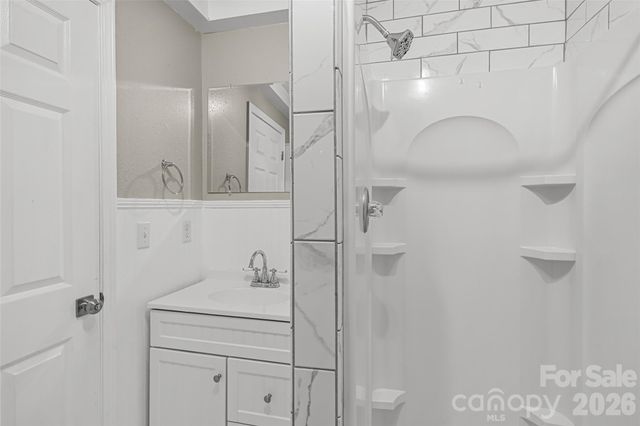 659 Salisbury Road, Hendersonville, NC 28792