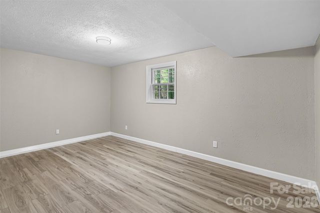 659 Salisbury Road, Hendersonville, NC 28792