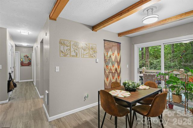 659 Salisbury Road, Hendersonville, NC 28792