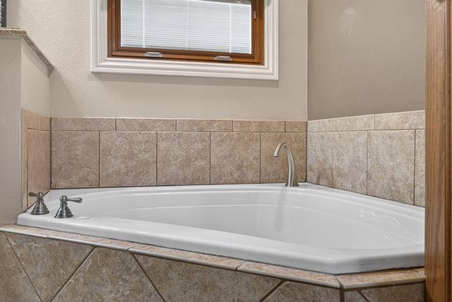 152 Dry Creek Lane, Highlandville, MO 65669