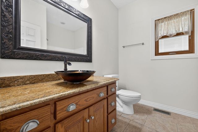 152 Dry Creek Lane, Highlandville, MO 65669