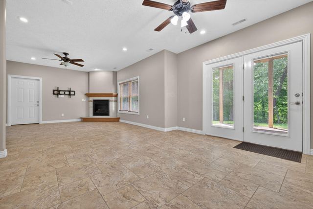 152 Dry Creek Lane, Highlandville, MO 65669