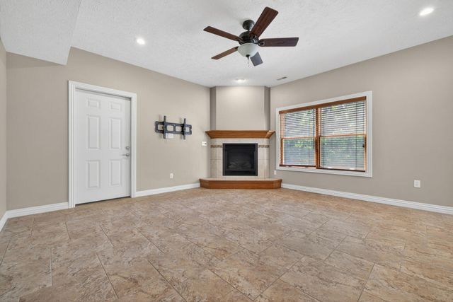 152 Dry Creek Lane, Highlandville, MO 65669