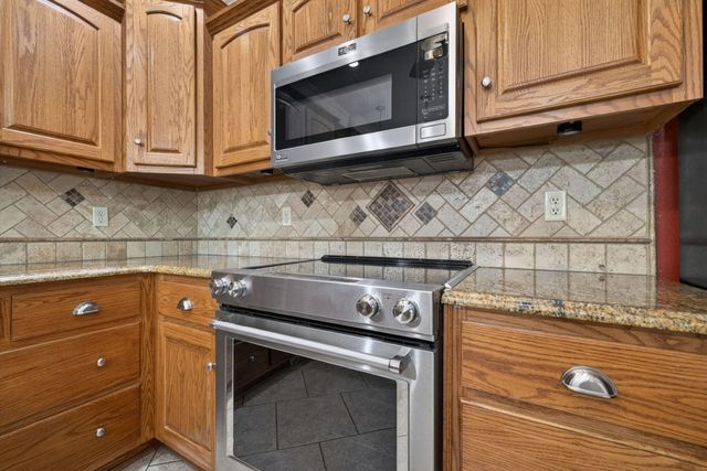 152 Dry Creek Lane, Highlandville, MO 65669