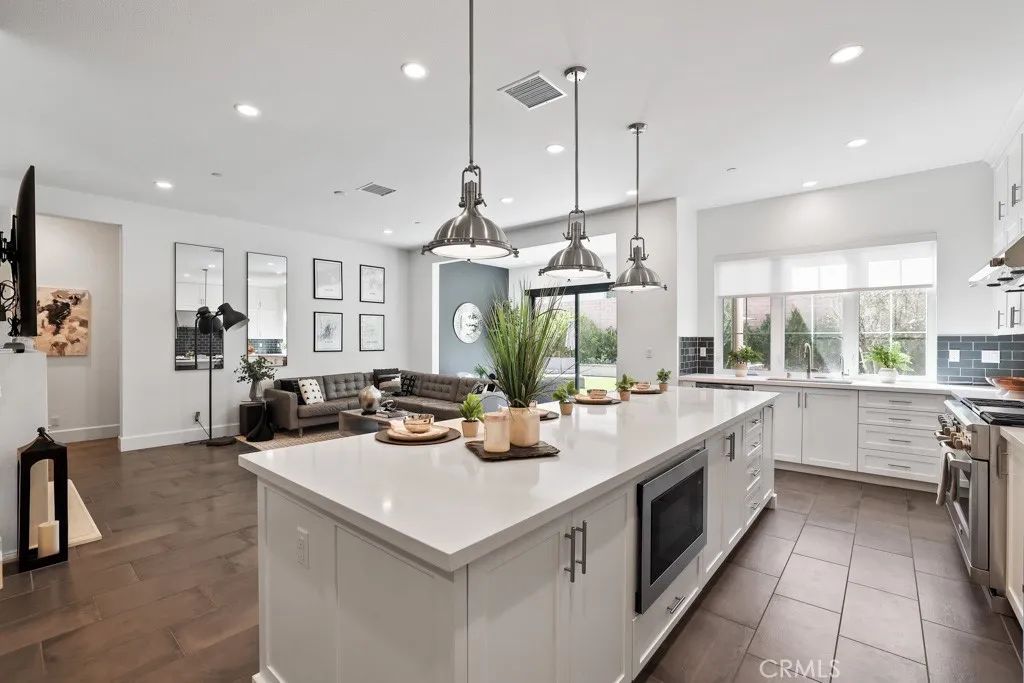Image 16 of property listing at 91 Rockinghorse, Irvine, CA 92602