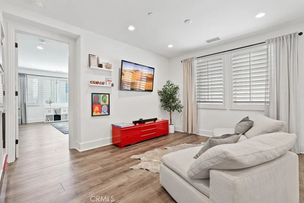 Image 26 of property listing at 91 Rockinghorse, Irvine, CA 92602