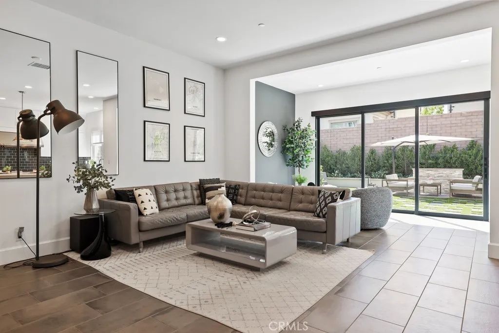 Image 4 of property listing at 91 Rockinghorse, Irvine, CA 92602