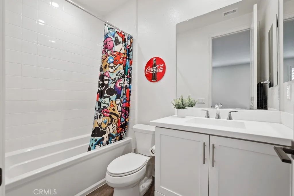 Image 32 of property listing at 91 Rockinghorse, Irvine, CA 92602