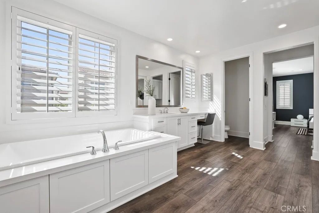 Image 39 of property listing at 91 Rockinghorse, Irvine, CA 92602