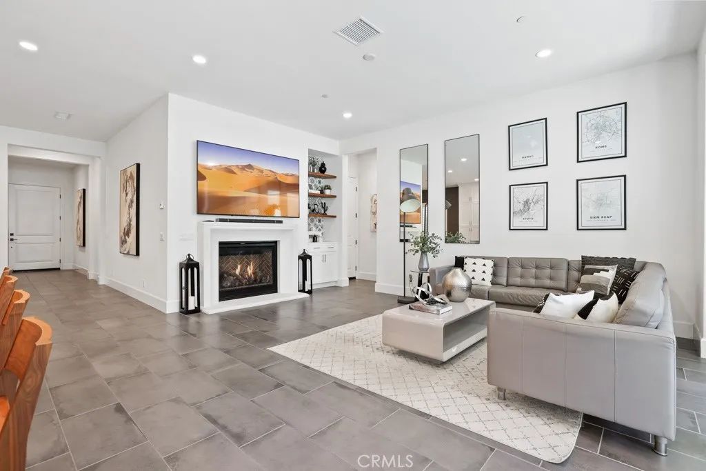 Image 6 of property listing at 91 Rockinghorse, Irvine, CA 92602