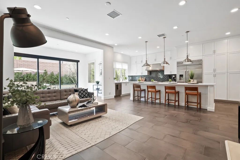 Image 7 of property listing at 91 Rockinghorse, Irvine, CA 92602