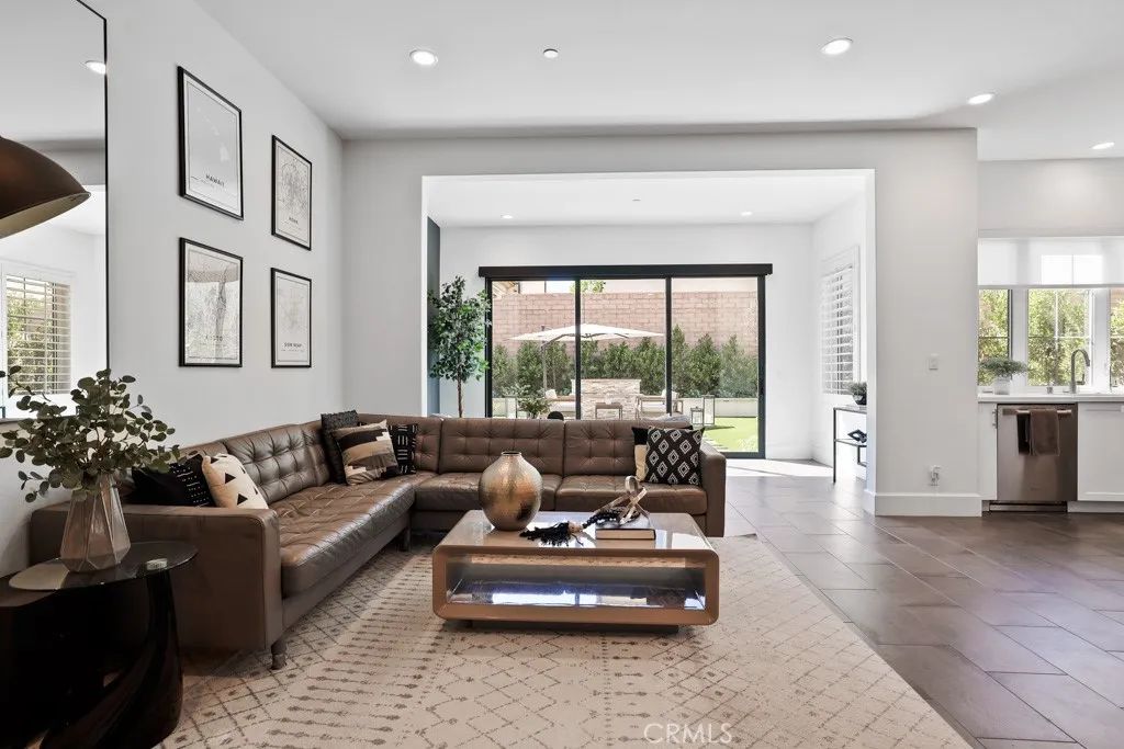 Image 8 of property listing at 91 Rockinghorse, Irvine, CA 92602