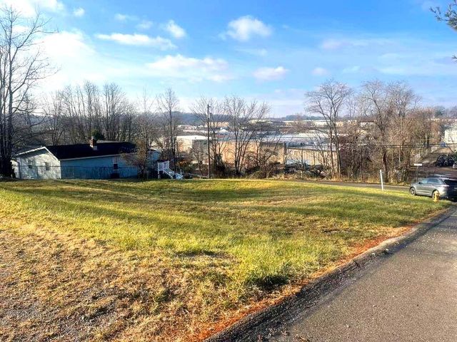5401 Willow St, Bethel Park, PA 15102