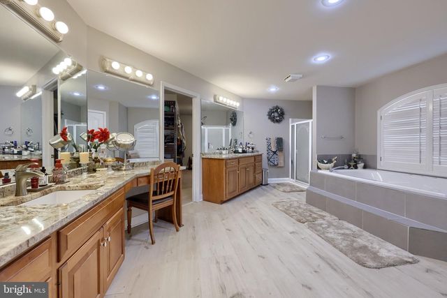 4972 FARMINGTON RD, Harrisburg, PA 17112