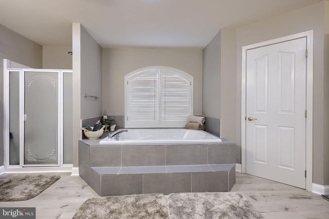 4972 FARMINGTON RD, Harrisburg, PA 17112