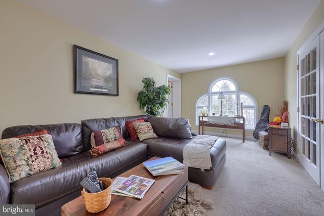 4972 FARMINGTON RD, Harrisburg, PA 17112